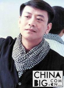 罗文个人资料简介,才华横溢的艺术家，多才多艺的人生轨迹