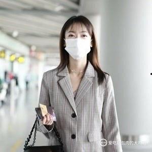 演员吴谨言资料